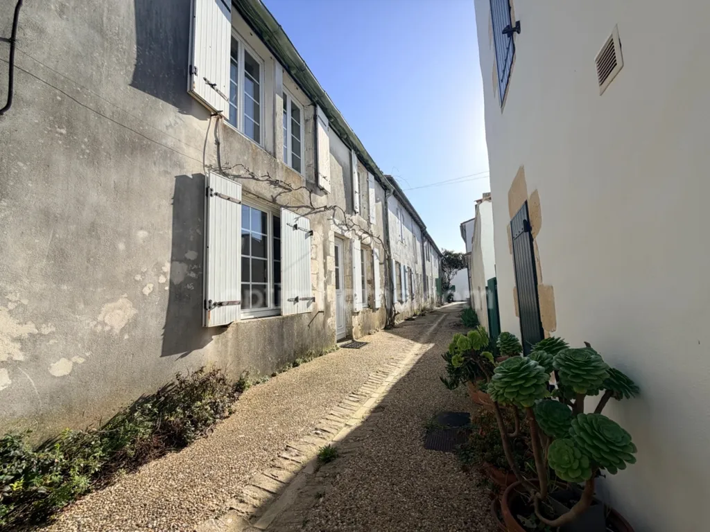 Välivaade - Charming 10-Piece House with Workshop in Ars-en-Ré