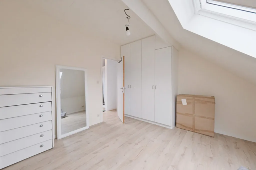 Chambres - Maison Rénovée à Deux Niveaux au Centre de Tervuren