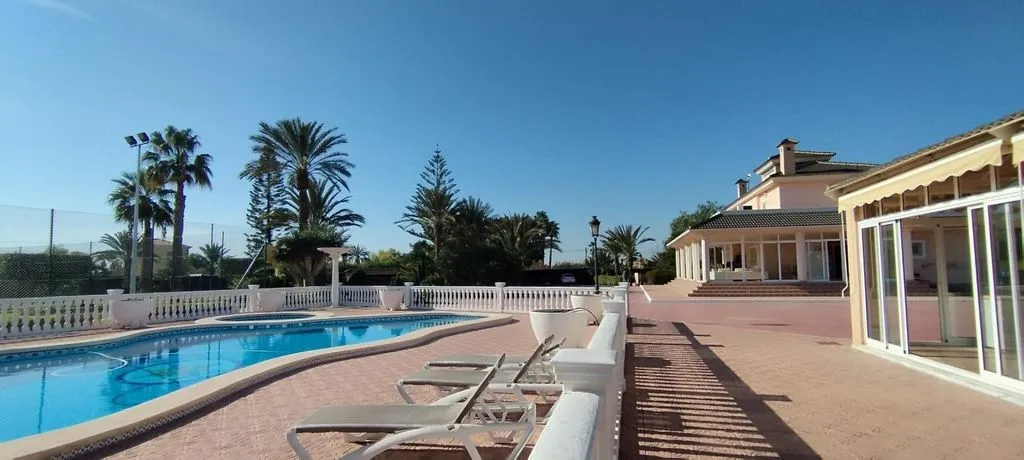 Bassein - Luxury Villa with Pool in Elche