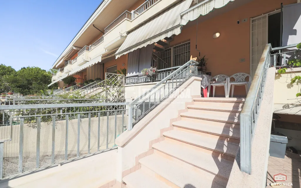 Toad - Terraced Villa with Two Apartments in Cattolica