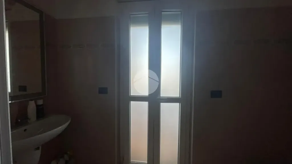 Salles de bain - Modern Flat with Balcony in Narzole