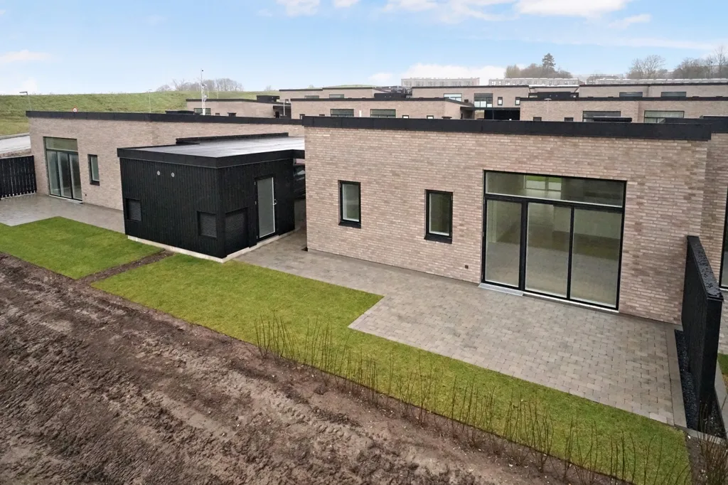 Õhuvaade - Modern Row House with Terraces in Smørum