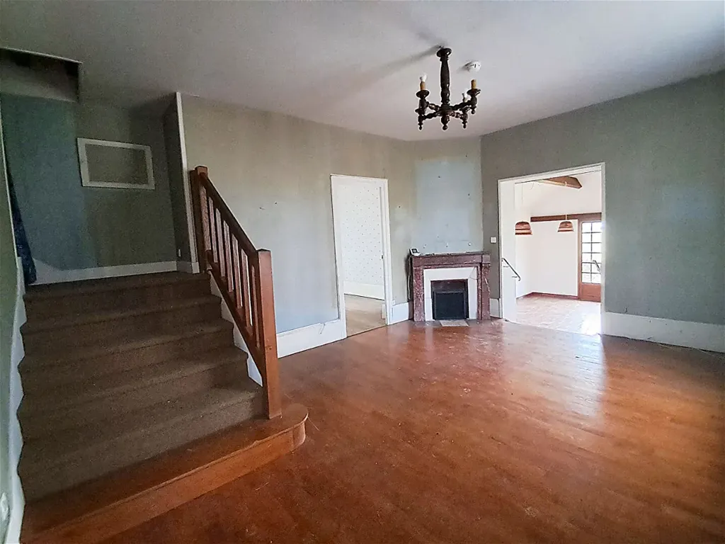 8-room house in Beaune