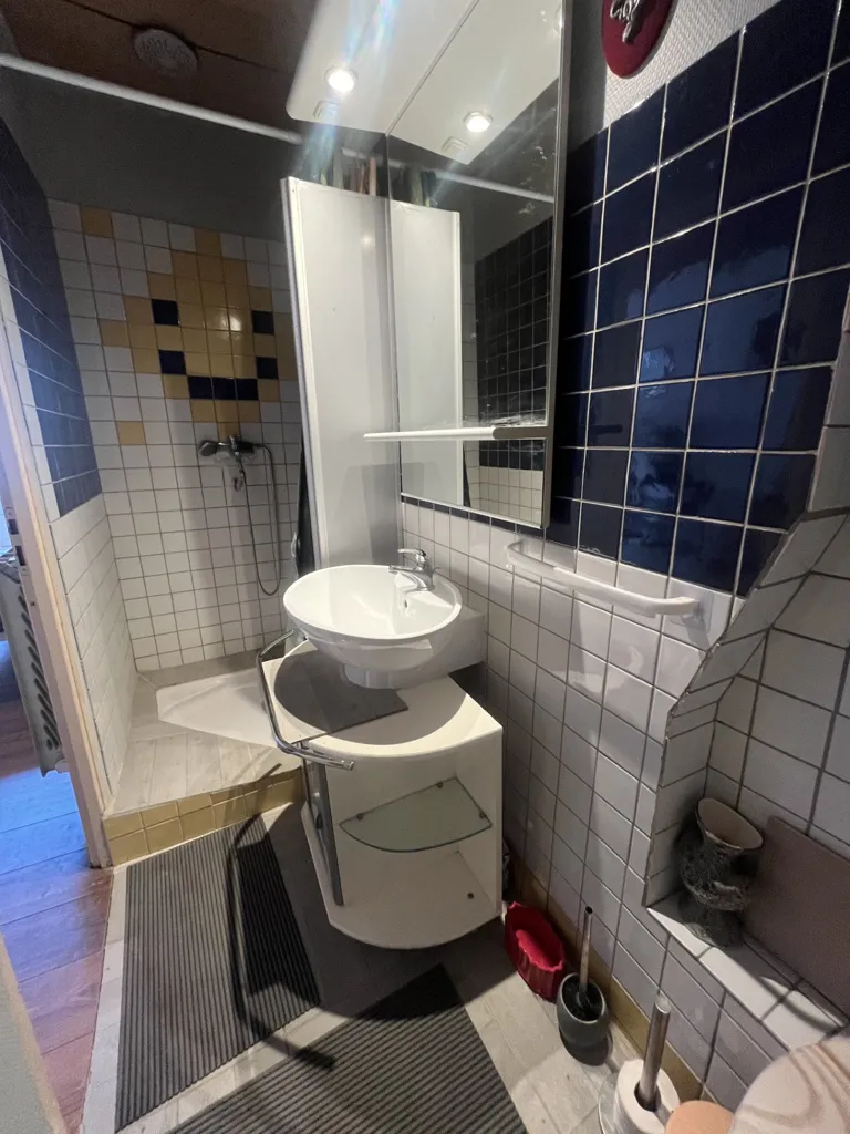 Salles de bain - Studio Meublé en Centre-Ville à Fécamp