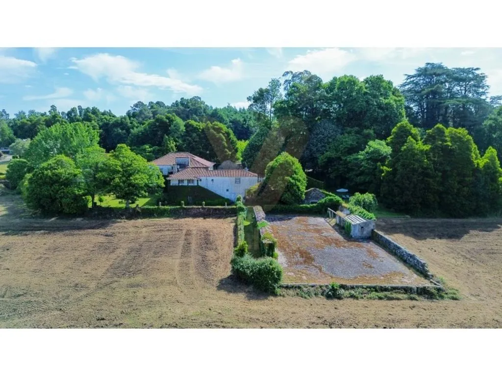 Õhuvaade - Historic House with Pool in Ponte de Lima