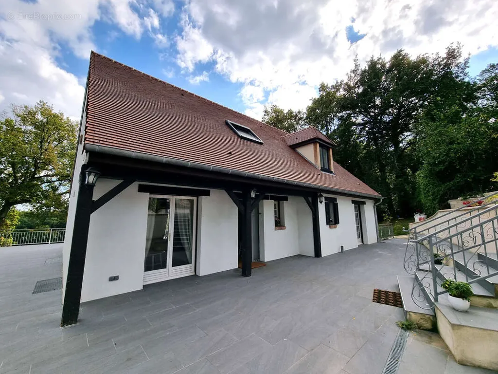 Välivaade - House with Building Plot in Boissettes