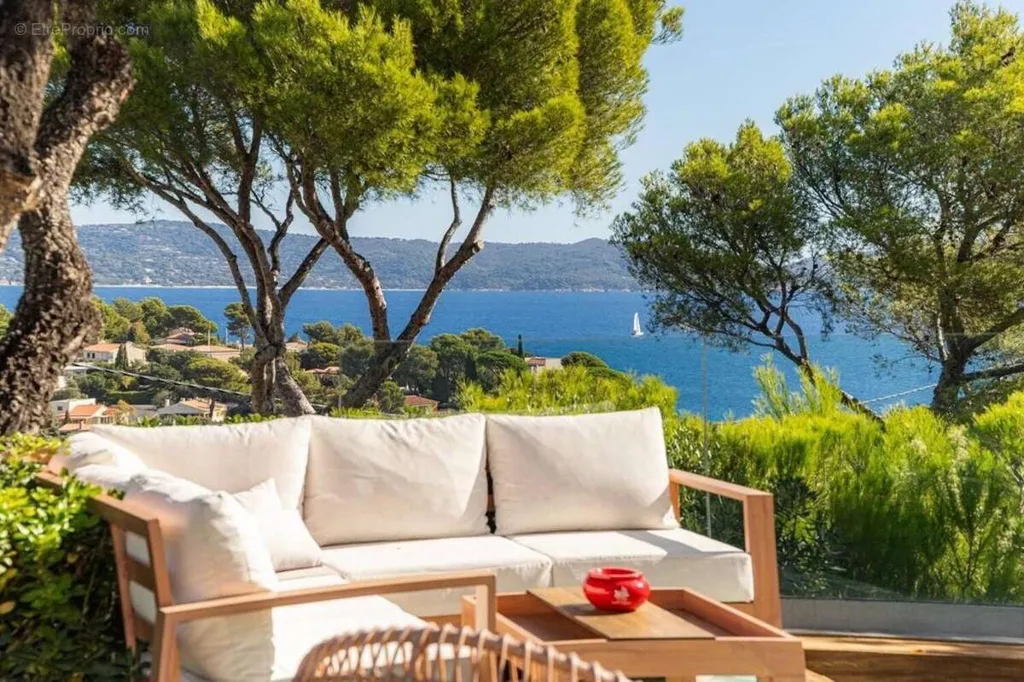 Maison 13 pièces à Cavalaire-Sur-Mer