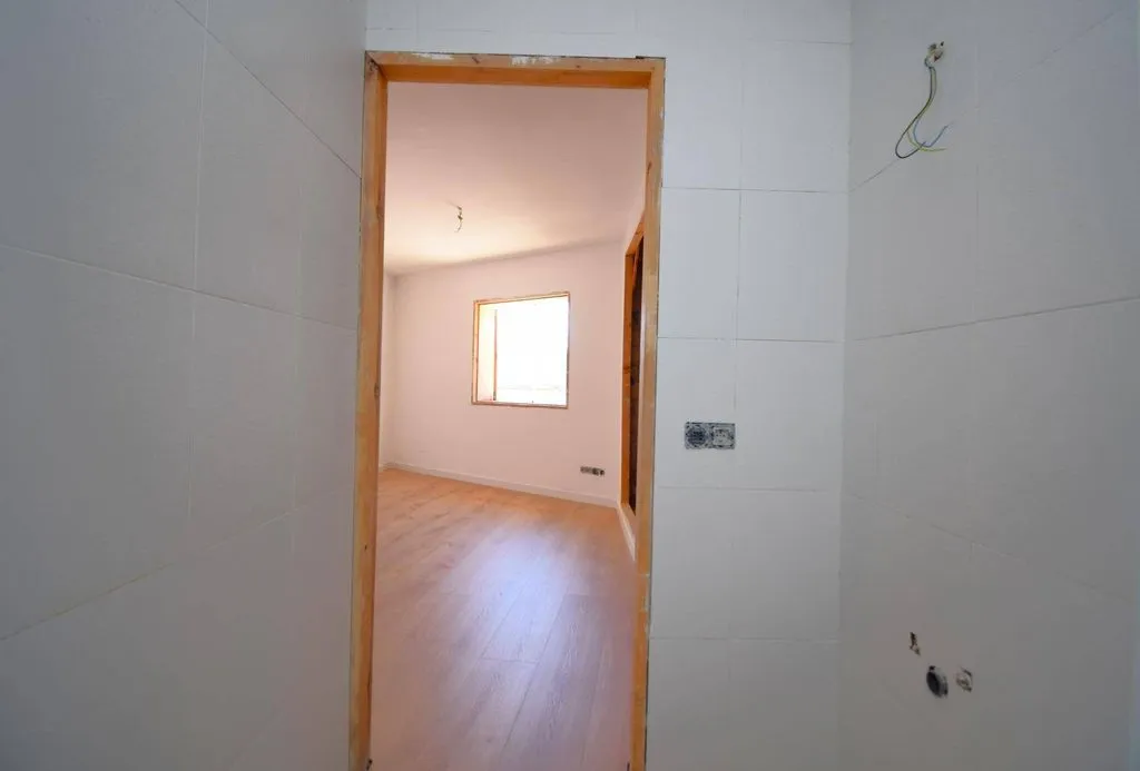 Pièces - Newly Built Townhouse with Parking in Caimari