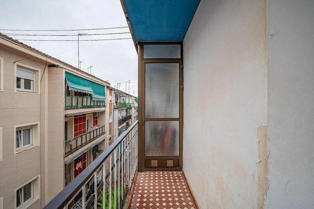 Balcony - Apartment with Terrace in Zaidín District