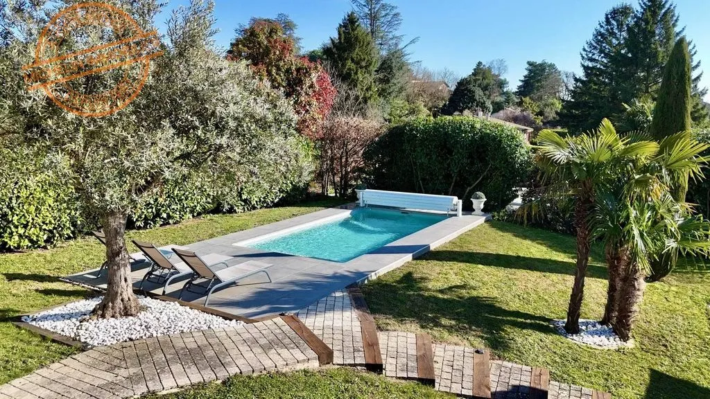Piscine - Maison Luxueuse avec Piscine à Limonest