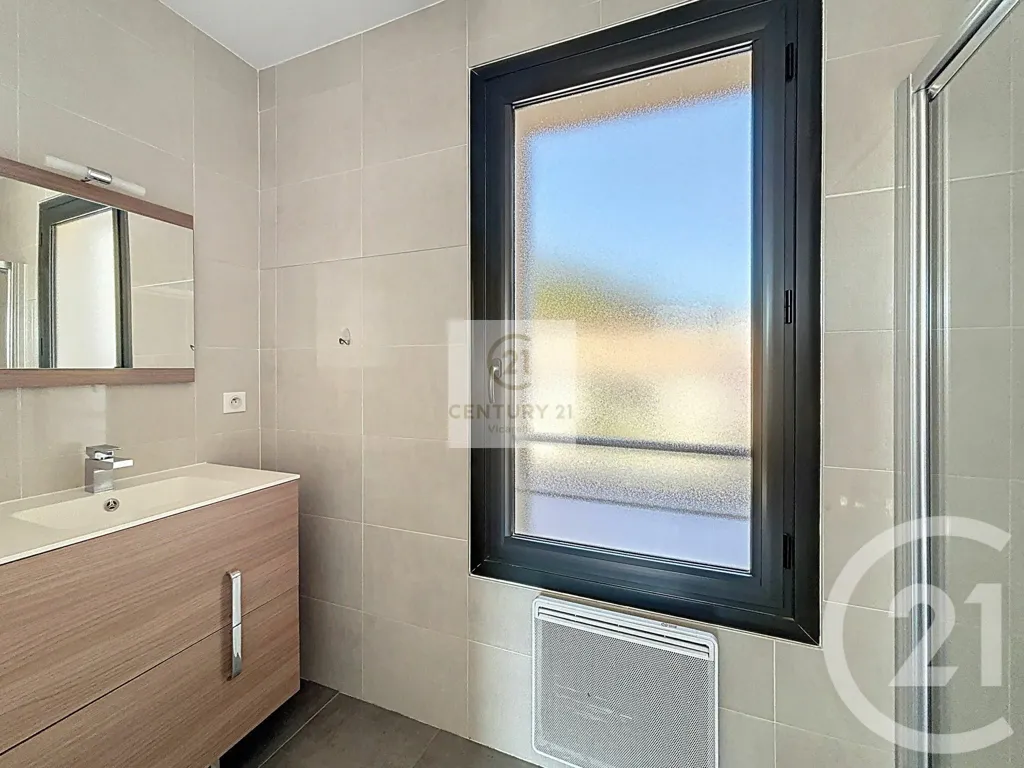 Bathrooms - Contemporary House with Garden in Combaillaux