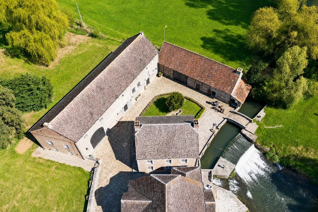 Vue aérienne - Moulin Historique avec Machinerie à Huccorgne