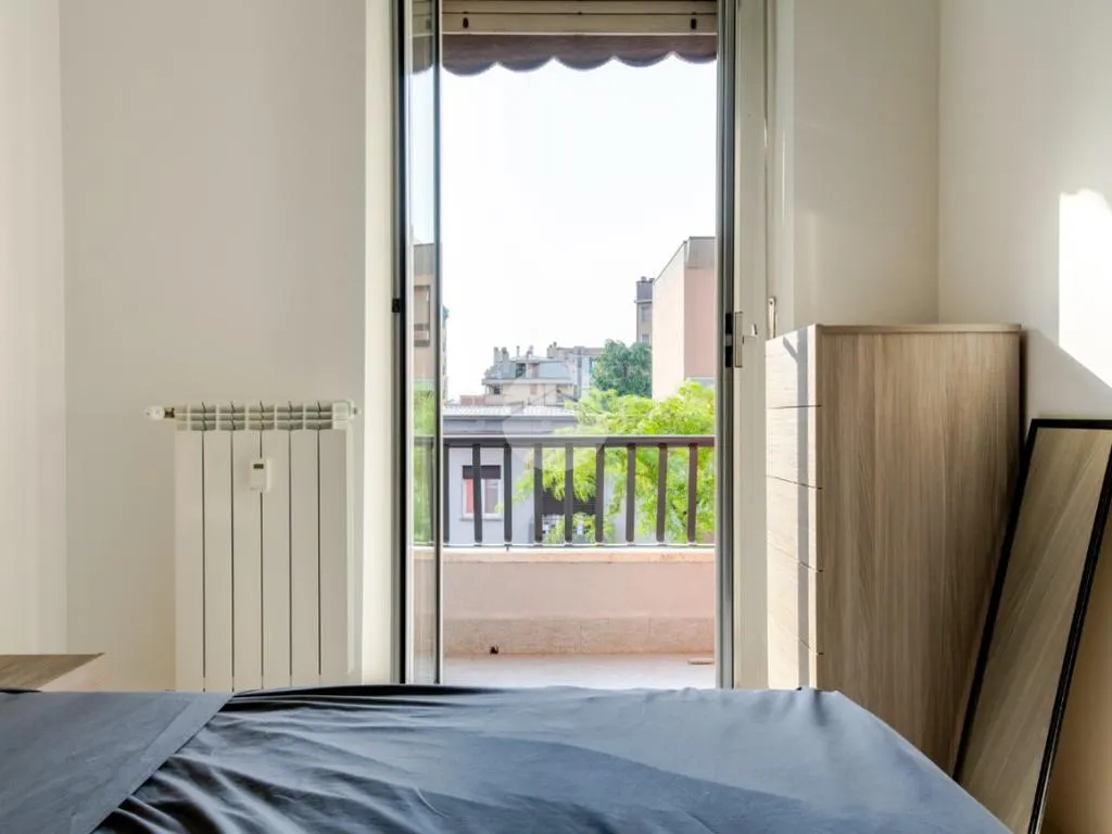 Magamistoad - Rearranged Triplex with Balcony in Milan