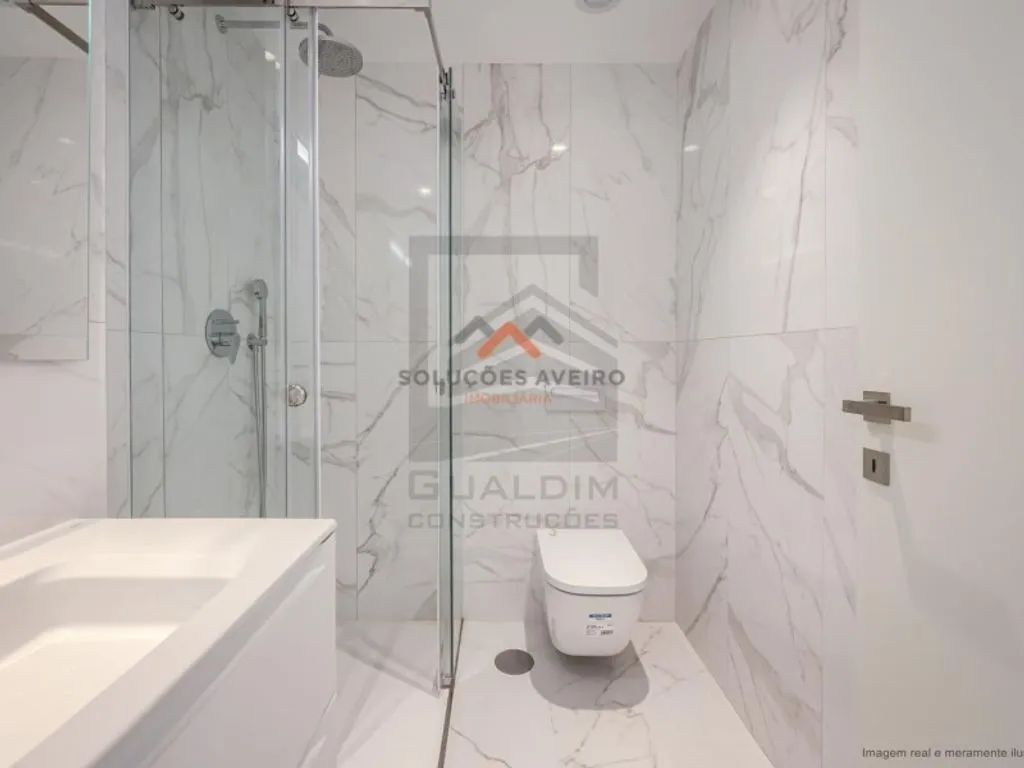Vannitoad - Luxury Flat with Terrace in Aveiro