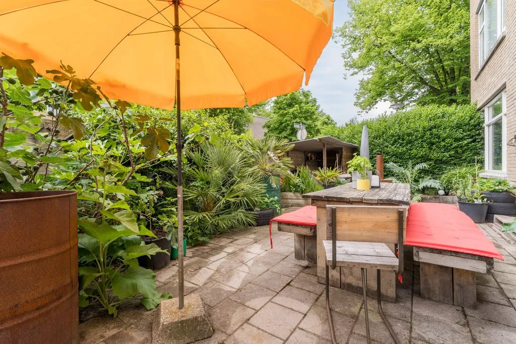 Aed - Charming Ground Floor Apartment with Garden in Carnisse