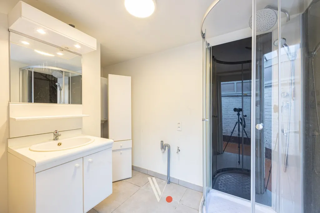 Salles de bain - Maison à Rénover Centralement à Izegem