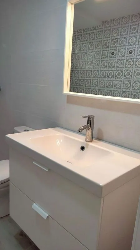 Vannitoad - Student-Friendly Flat with Balcony in Altabix