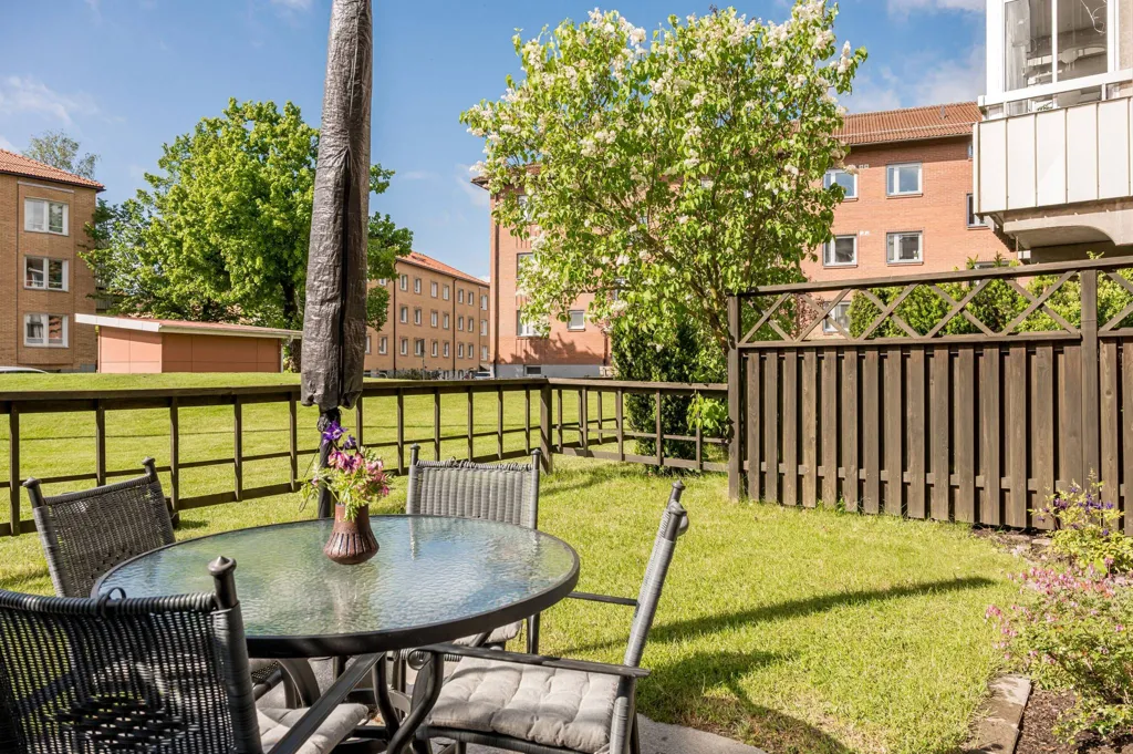 Aed - Apartment with Sunny Terrace in Popular Area