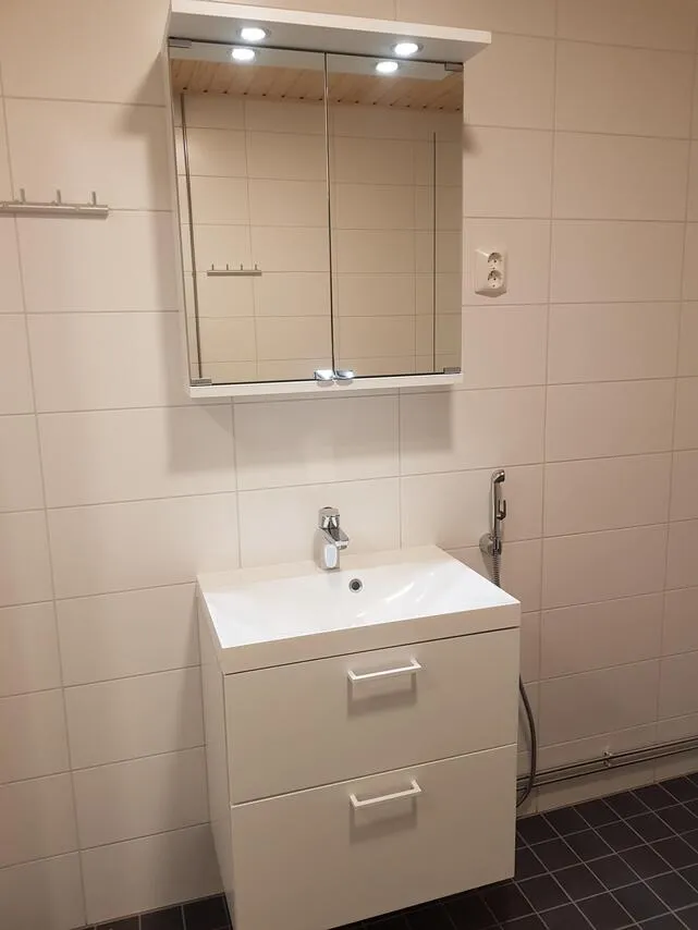 Salles de bain - Modern Studio with Balcony in Hervanta, Tampere