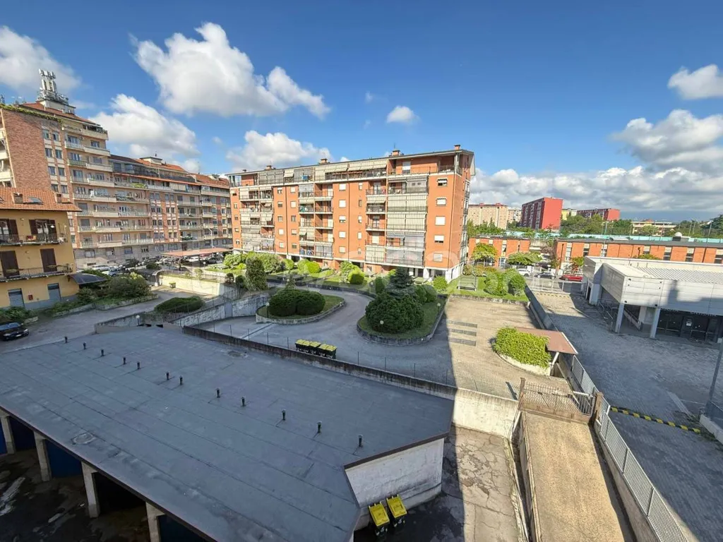 Õhuvaade - Quadruplex with Triple Exposure in Corso Vercelli, Turin