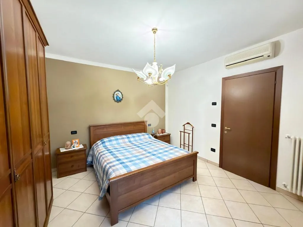 Chambres - Corner Semi-Detached Villa with Garden in Castel Goffredo