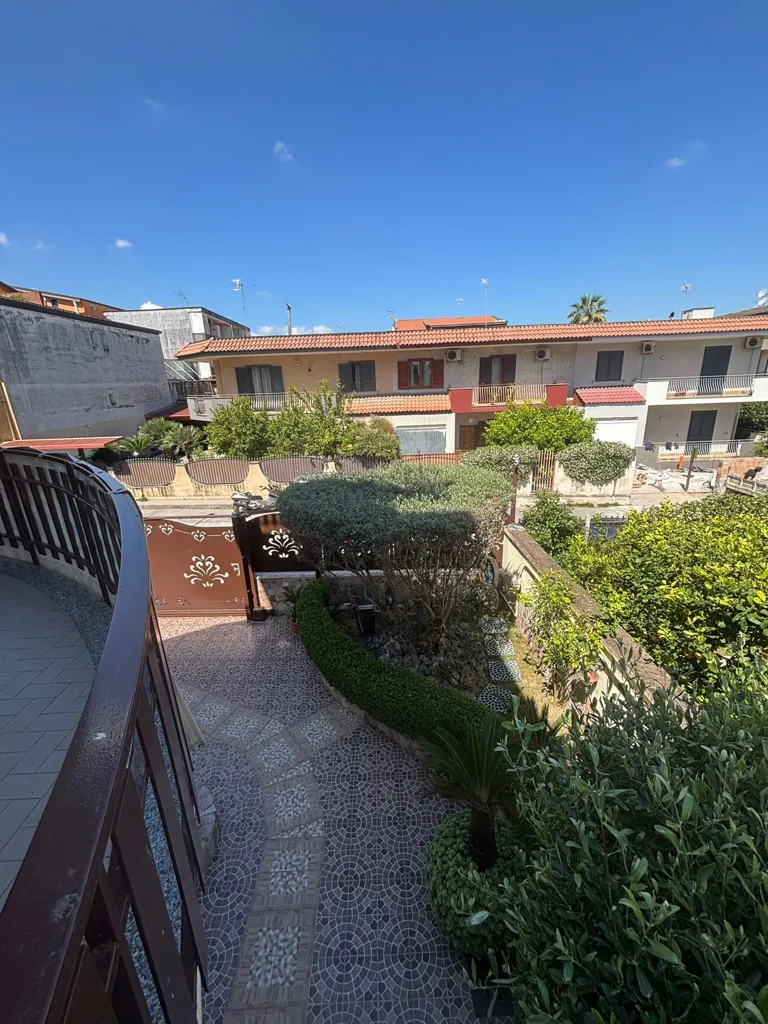 Jardin - Villa with Terrace in Melito di Napoli