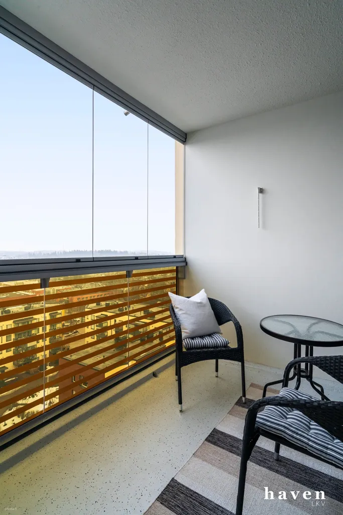 balcony