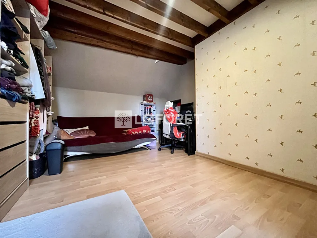 Pièces - Maison avec Garage et Jardin Clos près de Bury