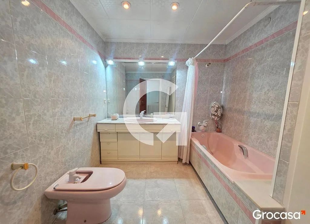 Salles de bain - Apartment with Ascender in El Pedró