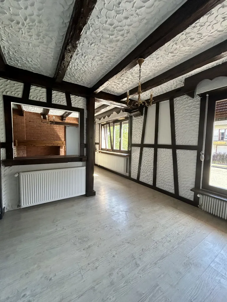 Elutuba - 3-Bedroom Flat with Courtyard View in Lingolsheim