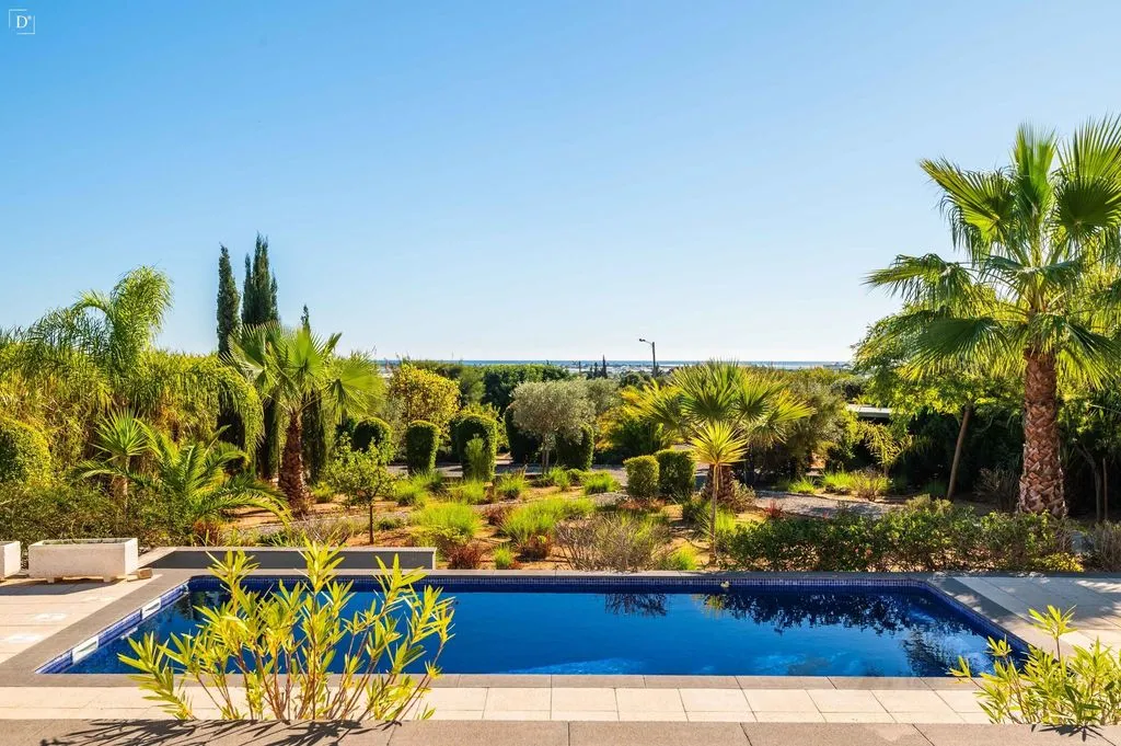 Piscina - Luxury Villa with Sea View in Olhão