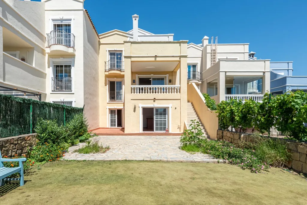 Giardino - Chalet with Pool and Terrace in Seghers