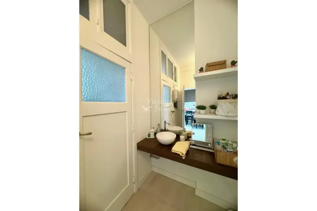 Vannitoad - Luxury Apartment with Central Location in Ixelles