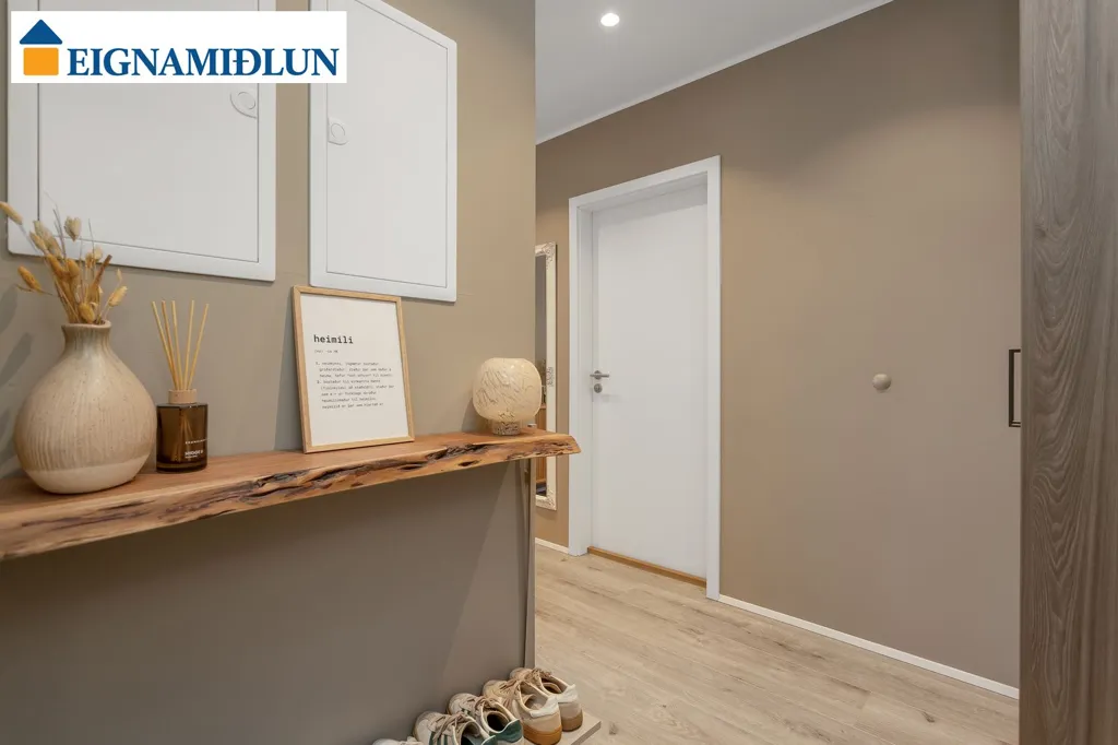 Ingresso - Two-Bedroom Apartment with Customised Features in Reykjavik