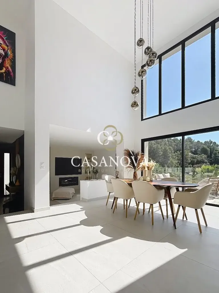 Salle à manger - Villa Contemporaine avec Vue Panoramique à Clermont-l'Hérault