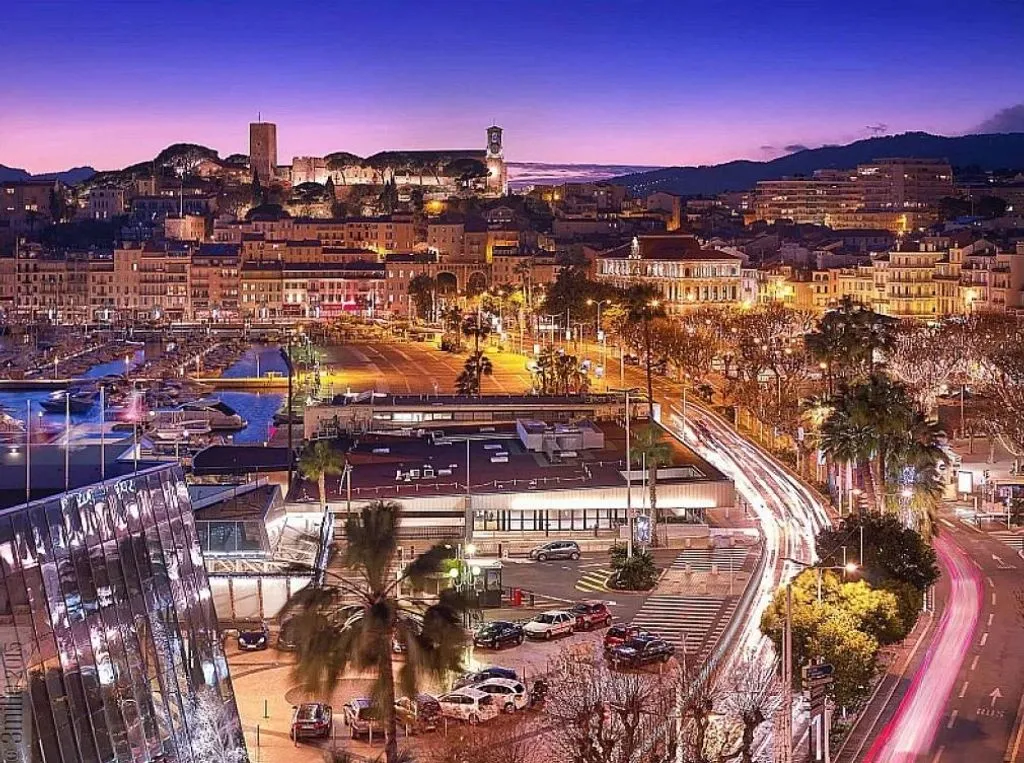 Penthouse avec terrasse sur le toit à Cannes