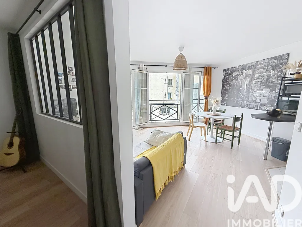 Living Room - Apartment with Parking in Versailles