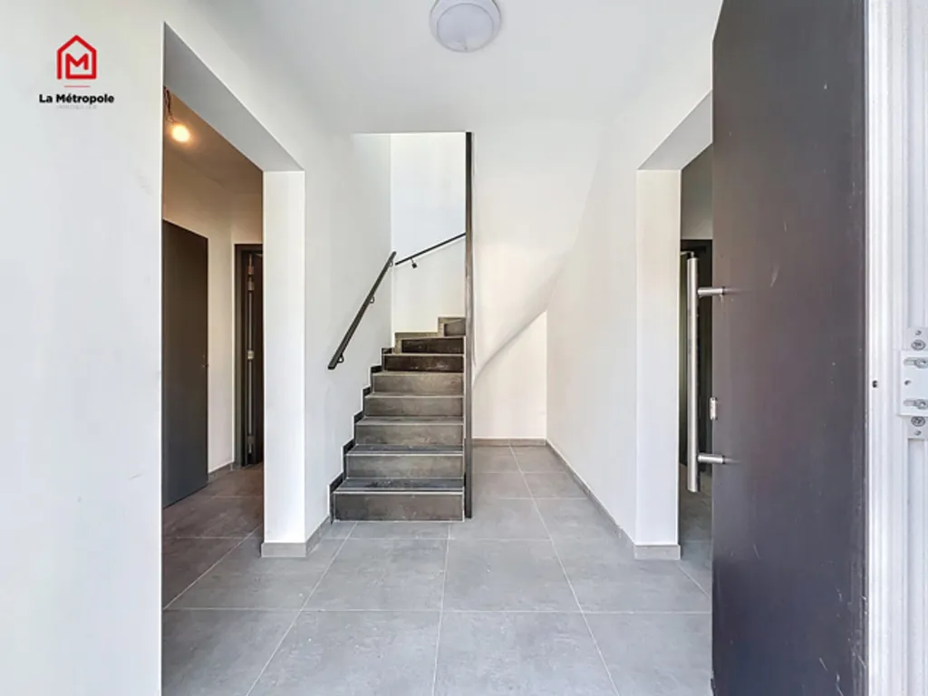 Ingresso - New Duplex Apartment with Terrace in Châtelet