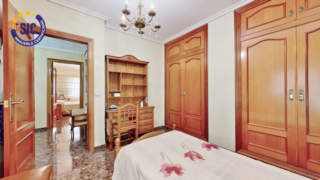 Magamistoad - Two-in-One Property with Terrace in Torrent