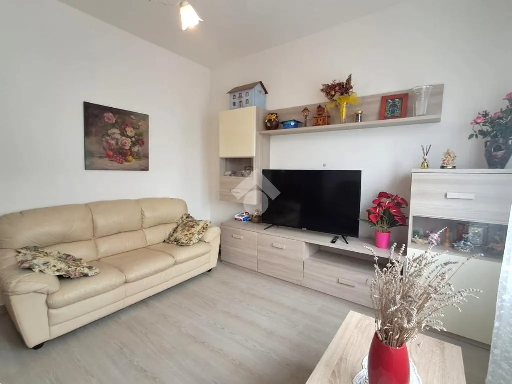 Séjour - 3-Bedroom Apartment with Balcony in Medicina
