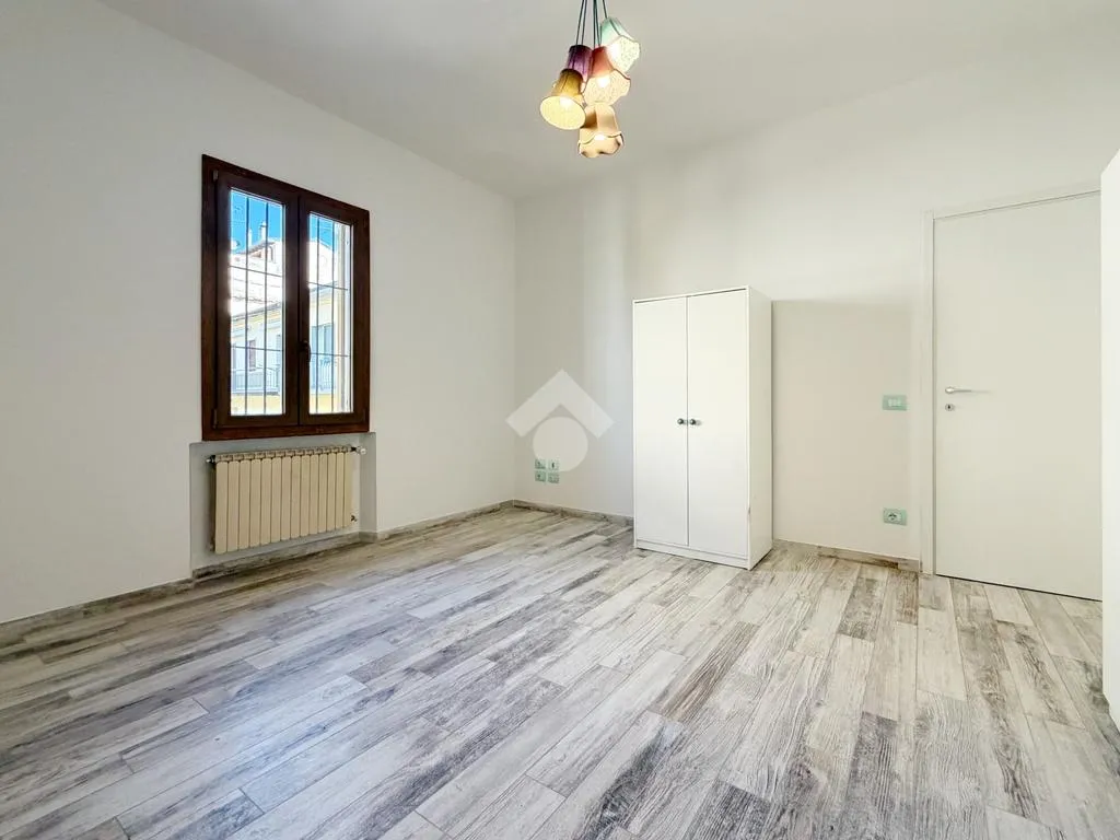 Chambres - Independent House with Garden in Prato
