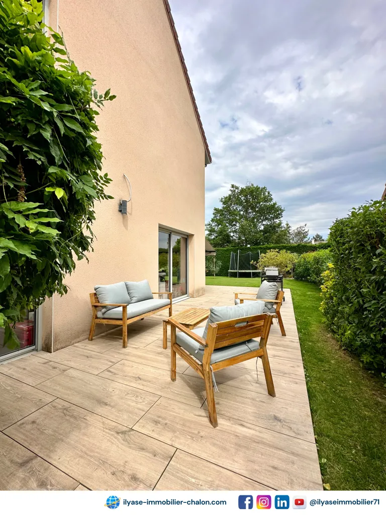 Terrazza - Spacious House with Pool in Chalon-sur-Saône
