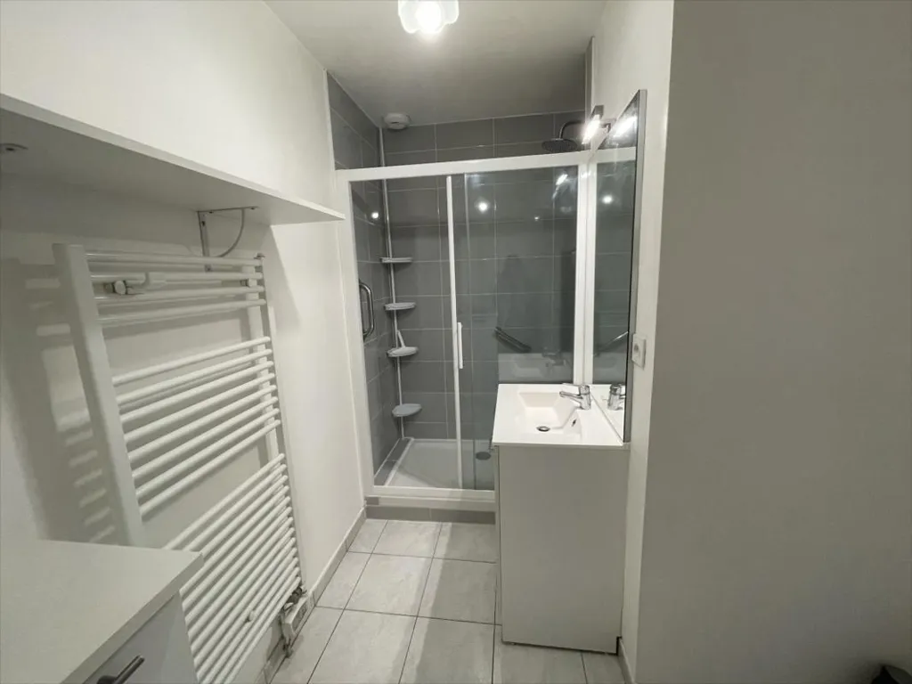 Vannitoad - T2 Flat with Balcony in Saran