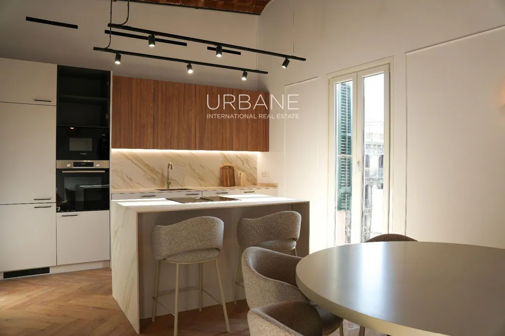 Cucina - Corner Apartment with Balconies in Eixample, Barcelona
