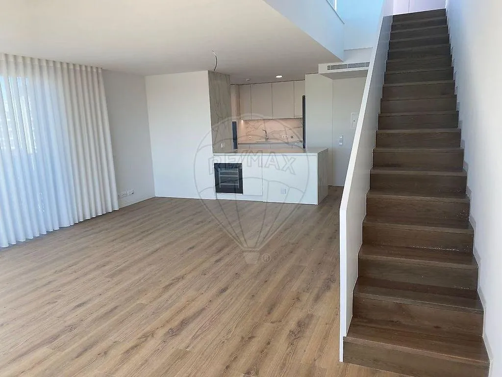 Toad - Luxury Duplex Flat with Private Terrace in Aveiro