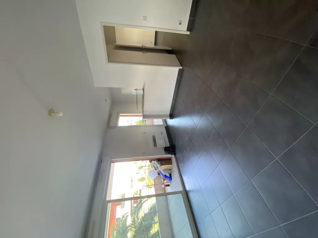 Elutuba - 3-Bed Flat with Terrace in Le Cres