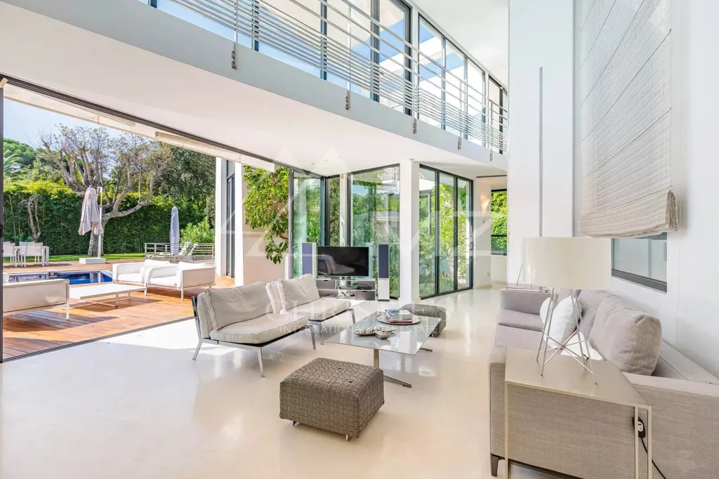 Séjour - Villa Contemporaine avec Piscine près du Club 55 à Pampelonne
