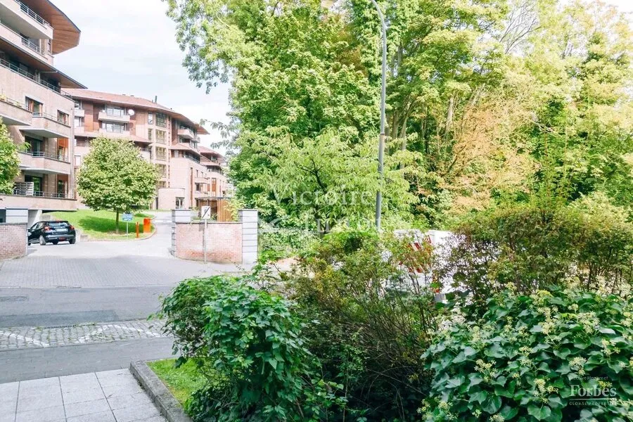 Aed - 2-Bedroom Flat with Terrace in Val Duchesse