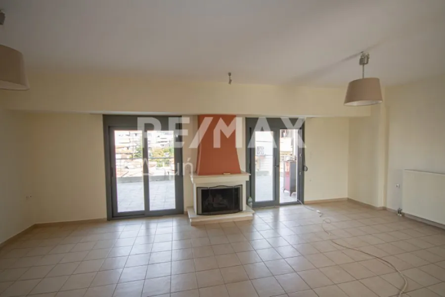 Soggiorno - Apartment with Balcony and View in Volos
