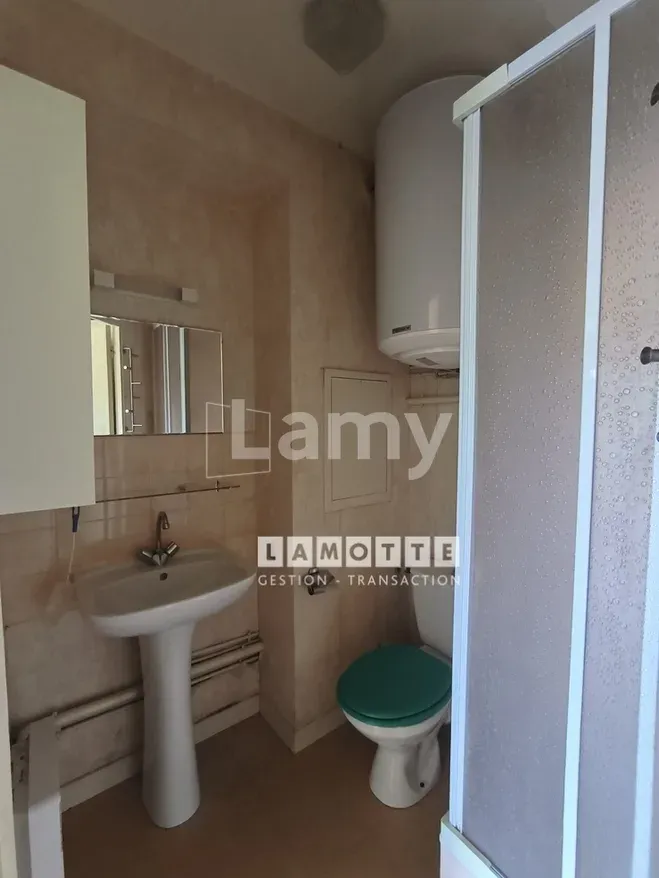 Salles de bain - Studio Calme près du Campus de Beaulieu